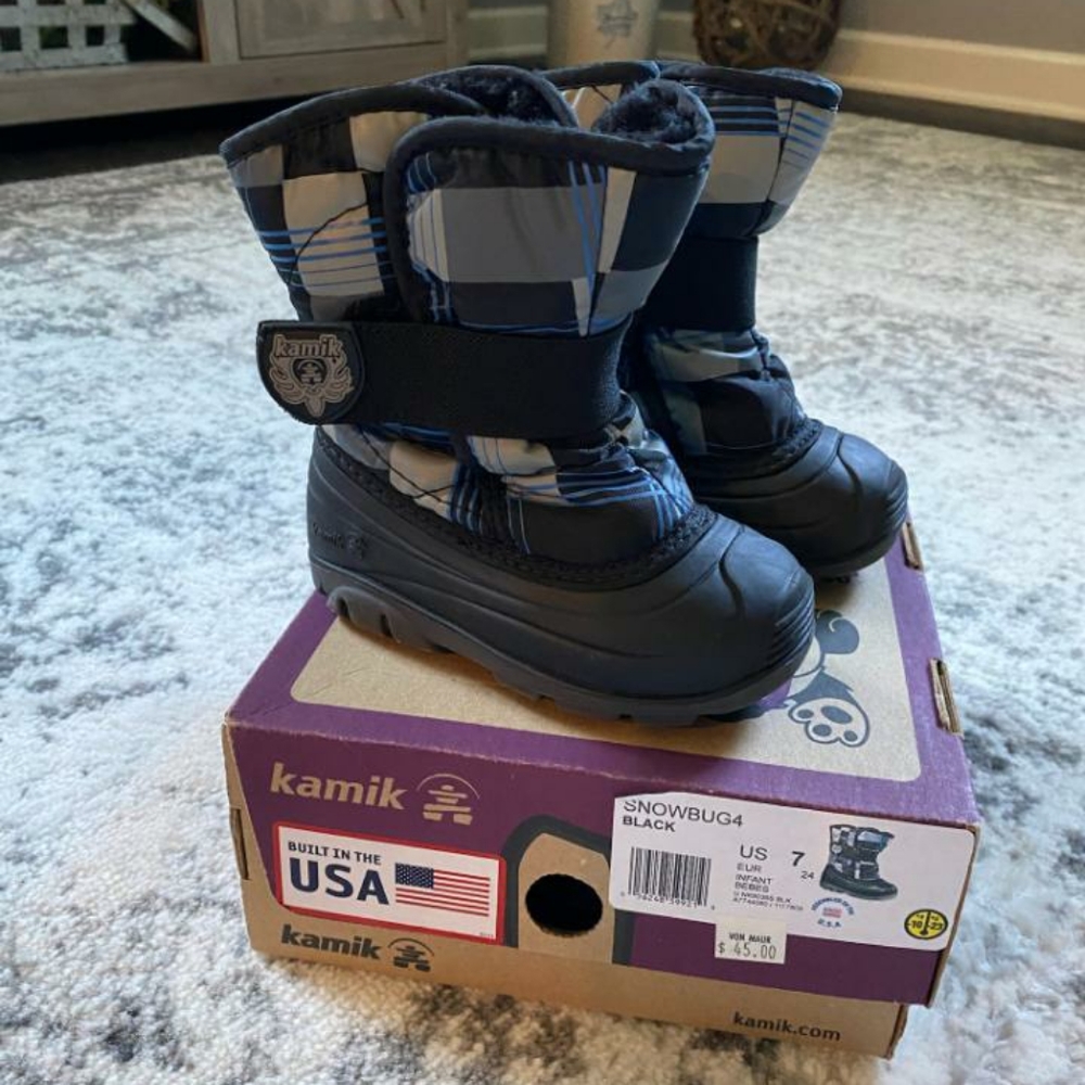 Kamik infant/toddler size 7 snow boots